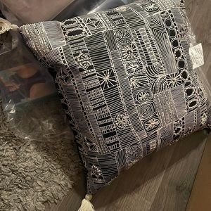 Throw pillow